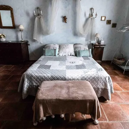 Le Clos Des Rosalines à Durban-corbières Bed & Breakfast