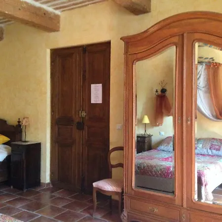 Le Clos Des Rosalines à Durban-corbières Bed & Breakfast