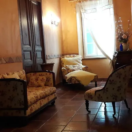Le Clos Des Rosalines à Durban-corbières Bed & Breakfast