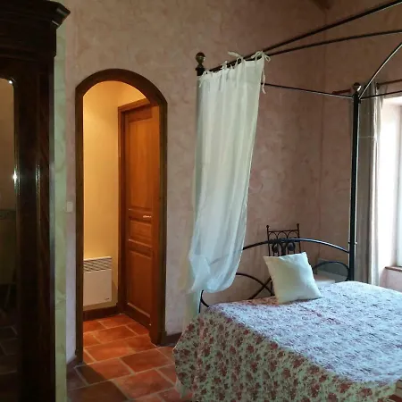 Le Clos Des Rosalines à Durban-corbières Bed & Breakfast *